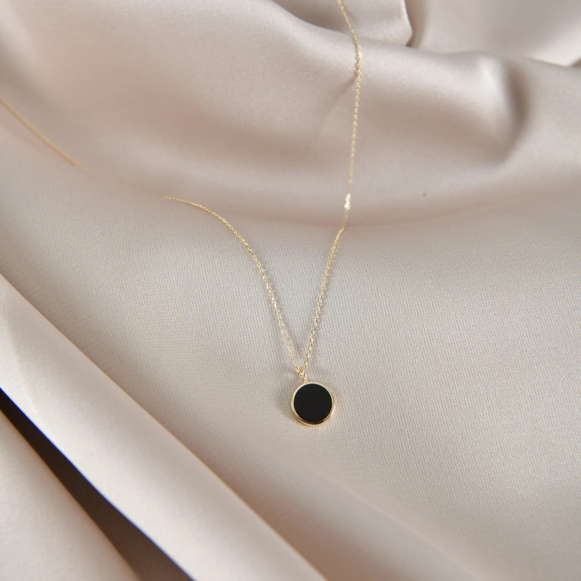 Minimal Mineli Yuvarlak Kolye - O'an Jewelry